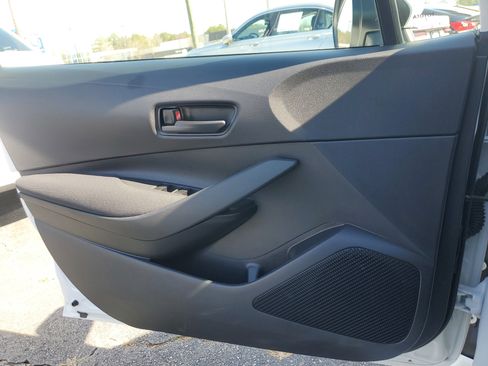 Used 2022 Toyota Corolla LE image 22