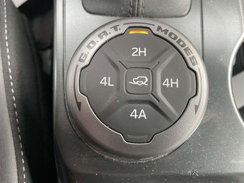 New 2025 Ford Bronco Badlands image 23