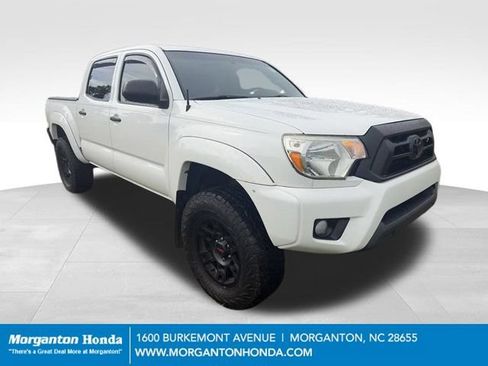 Used 2015 Toyota Tacoma PreRunner w/ SR5 Package RWD image 1