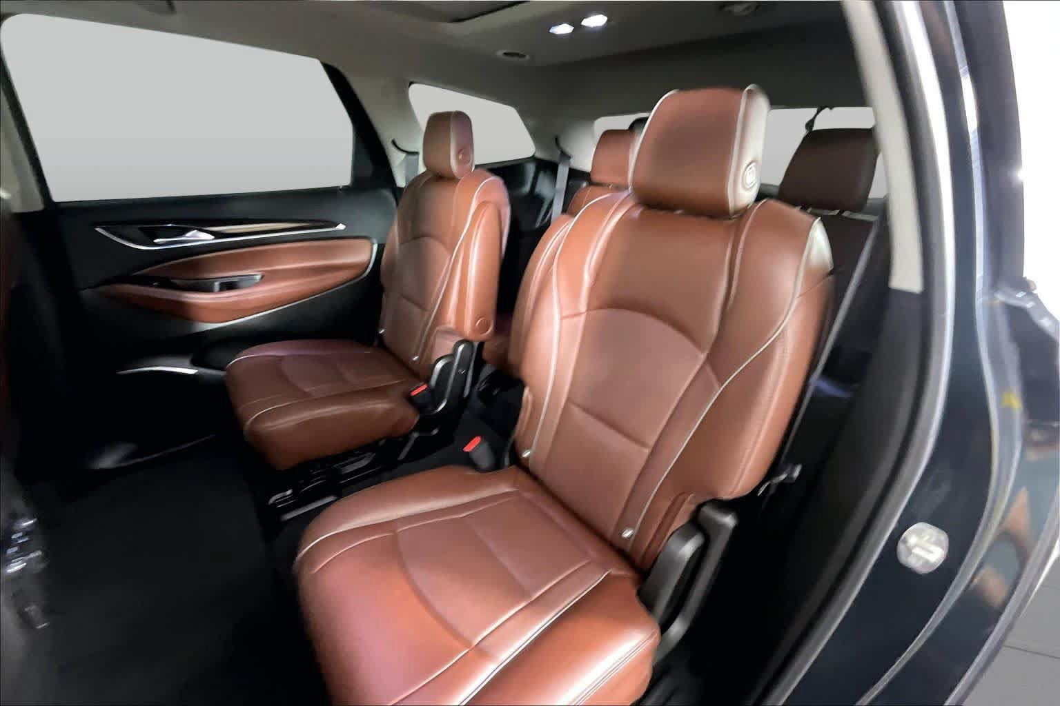 Used 2018 Buick Enclave Avenir w/ Avenir Technology Package FWD image 18