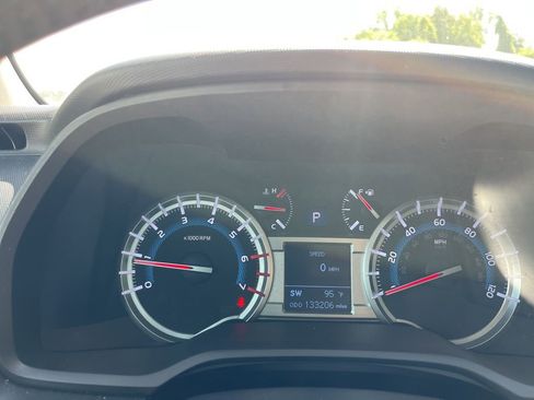 Used 2015 Toyota 4Runner Limited AWD/4WD image 10