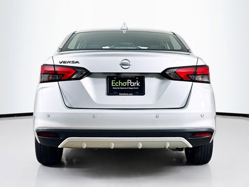 Used 2025 Nissan Versa SV FWD image 7