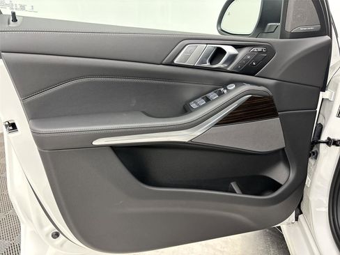 New 2026 BMW X7 xDrive40i w/ Premium Package image 26