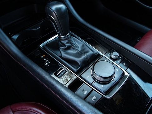 Used 2025 MAZDA MAZDA3 Carbon image 25