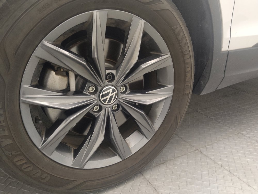 Used 2023 Volkswagen Tiguan SE FWD image 31