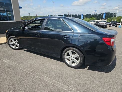 Used 2013 Toyota Camry SE FWD image 4
