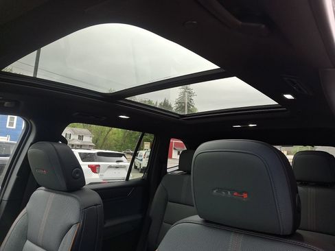 New 2026 GMC Acadia AT4 w/ Super Cruise Package AWD/4WD image 15