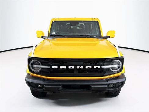 Used 2022 Ford Bronco Outer Banks image 2