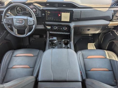 Used 2024 GMC Sierra 1500 AT4 w/ Technology Package AWD/4WD image 7