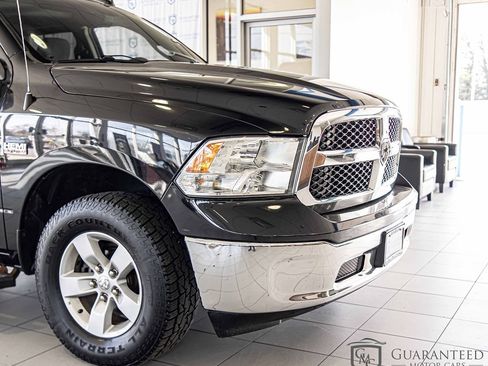 Used 2020 RAM 1500 Classic SLT w/ Luxury Group image 4