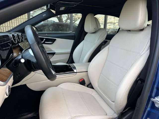 Used 2023 Mercedes-Benz C 300 4MATIC Sedan image 16