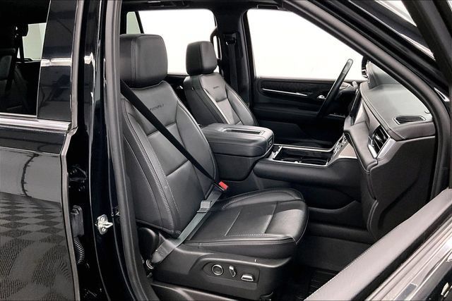 Used 2023 GMC Yukon Denali w/ LPO, Floor Liner Package AWD/4WD image 8