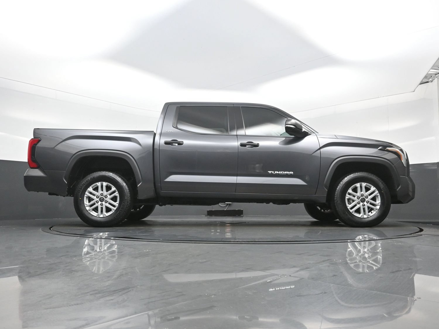 Used 2023 Toyota Tundra SR5 w/ SR5 Convenience Package AWD/4WD image 33