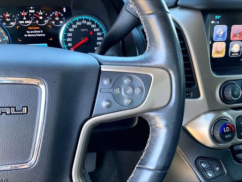Used 2017 GMC Yukon XL Denali image 23