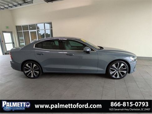 Used 2023 Volvo S60 B5 Ultimate w/ Climate Package image 3
