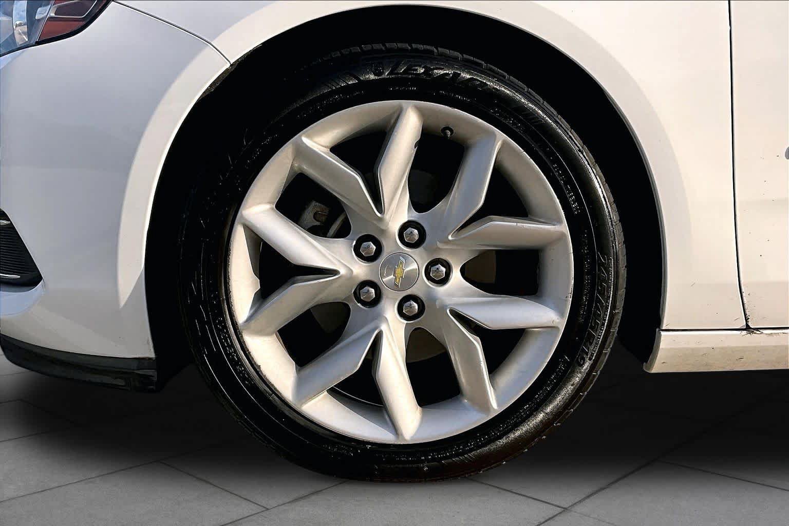 Used 2017 Chevrolet Impala LT w/ Leather Package FWD image 11