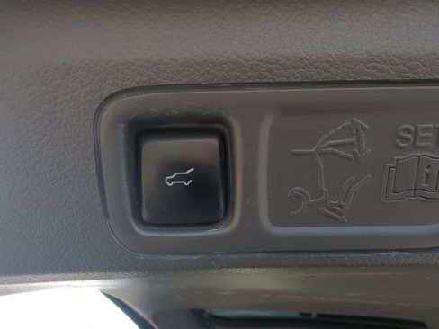 Used 2021 Ford Expedition Limited image 28