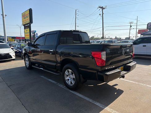 Used 2017 Nissan Titan SV AWD/4WD image 7