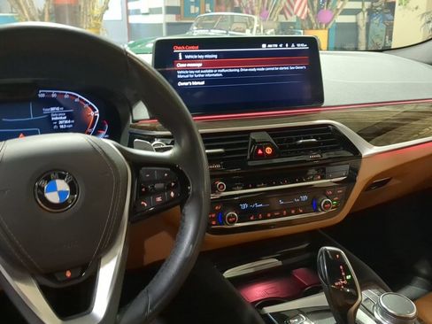 Used 2023 BMW 540i xDrive AWD/4WD image 10