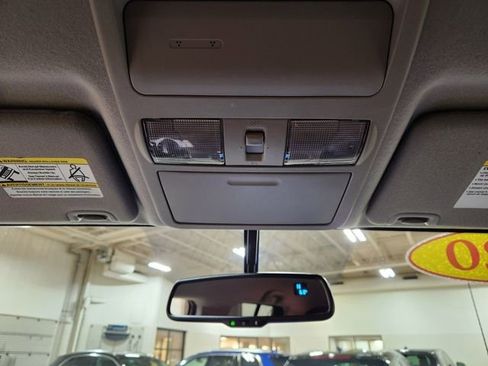 Used 2020 Nissan Frontier SV w/ Midnight Edition Floor Mats image 18