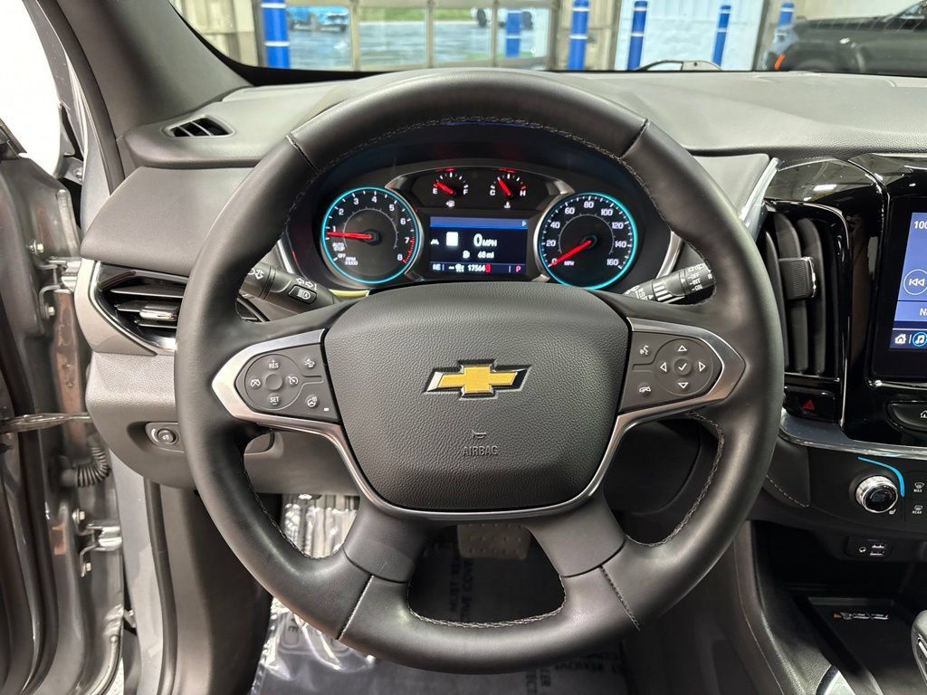Used 2023 Chevrolet Traverse LT w/ LT Premium Package AWD/4WD image 12