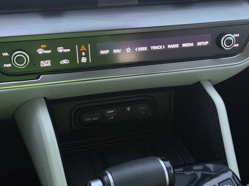 Used 2024 Kia Sportage EX FWD image 21