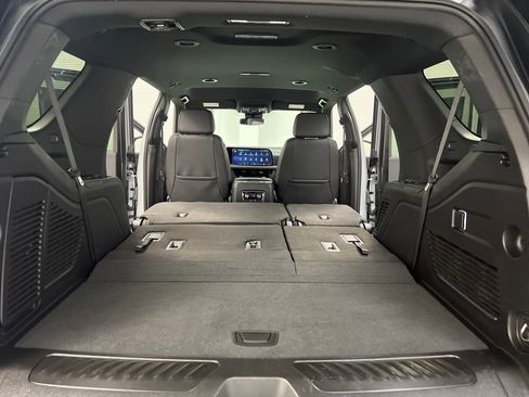 Used 2025 Chevrolet Tahoe LT image 40