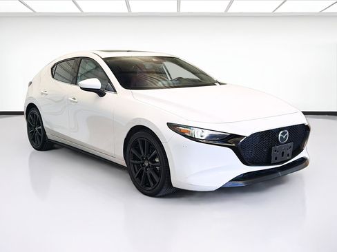 Used 2021 MAZDA MAZDA3 s image 3