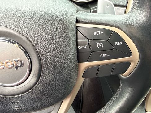 Used 2015 Jeep Grand Cherokee Limited w/ Luxury Group II AWD/4WD image 26