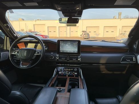 Used 2019 Lincoln Navigator L Reserve image 18