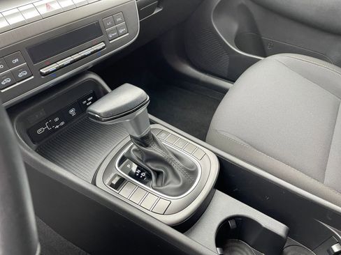 Used 2025 Hyundai Kona SEL image 35