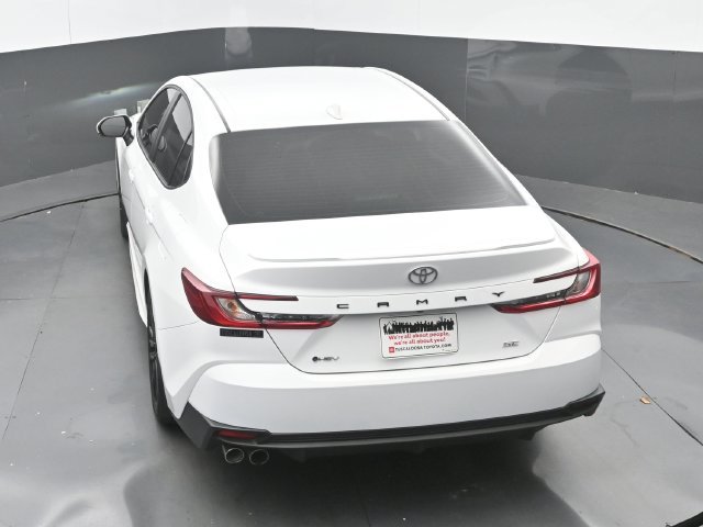 Used 2025 Toyota Camry SE FWD image 15