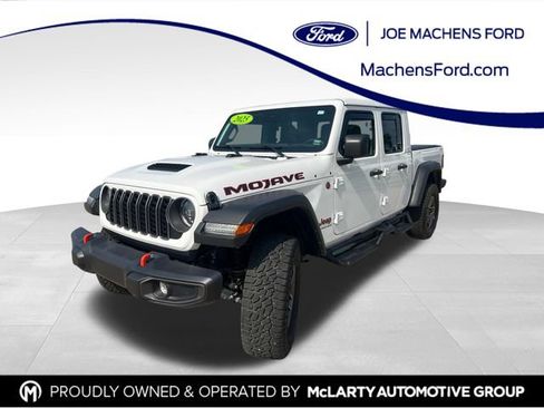 Used 2025 Jeep Gladiator Mojave w/ Convenience Group AWD/4WD image 1
