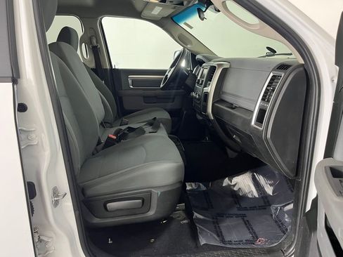 Used 2020 RAM 1500 Classic SLT image 17