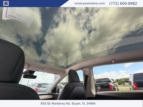 Used 2022 Tesla Model Y Long Range AWD/4WD image 16