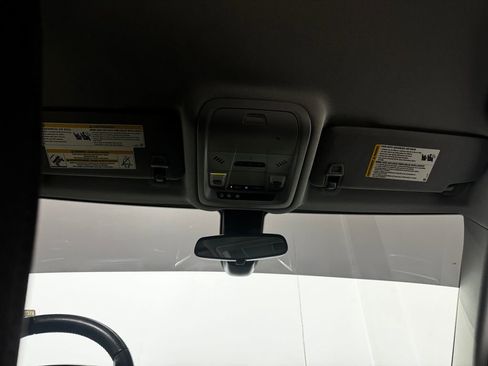 Used 2020 Chevrolet Equinox LT w/ Driver Convenience Package image 29