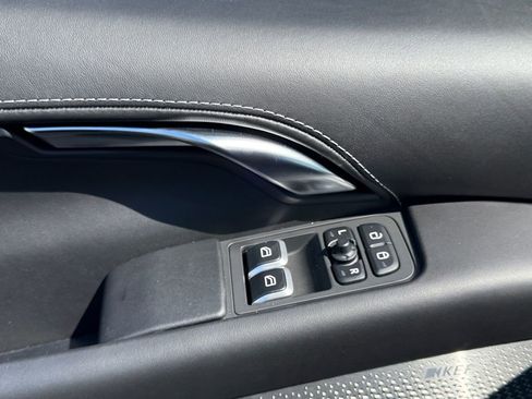 New 2025 Lotus Emira image 11