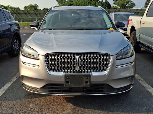 Certified 2022 Lincoln Corsair AWD w/ Equipment Group 101A image 2