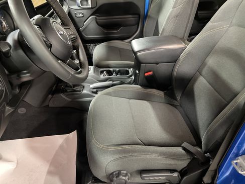 Used 2024 Jeep Wrangler Sport S image 8