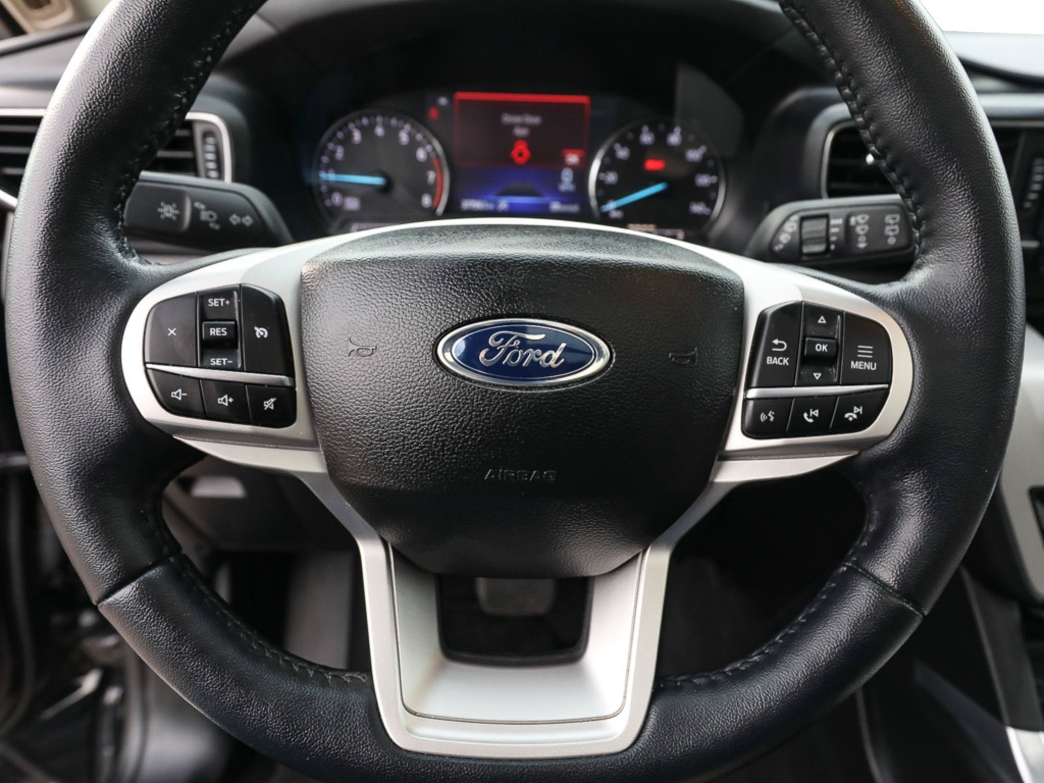 Certified 2023 Ford Explorer XLT w/ Equipment Group 202A AWD/4WD image 15