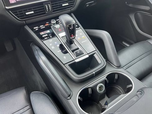 Used 2020 Porsche Cayenne AWD/4WD image 37