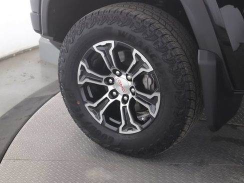Used 2024 GMC Canyon AT4 AWD/4WD image 13