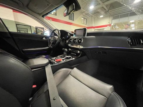Used 2019 Kia Stinger RWD image 4