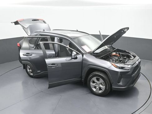 Used 2024 Toyota RAV4 XLE AWD/4WD image 64