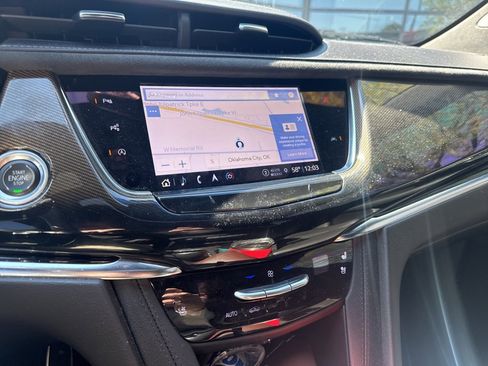 Used 2021 Cadillac XT6 Sport w/ LPO, ONYX Package image 13