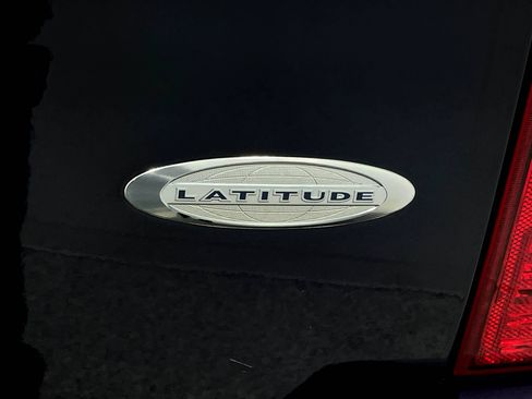 Used 2014 Jeep Patriot Latitude w/ All Weather Capability Group AWD/4WD image 36