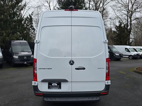 New 2025 Mercedes-Benz Sprinter 2500 image 5