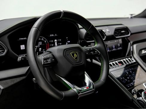 Used 2023 Lamborghini Urus S AWD/4WD image 19
