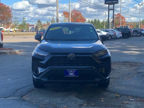 Used 2022 Toyota RAV4 LE image 10