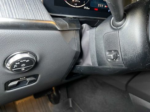 Certified 2025 Mercedes-Benz GLC 300 4MATIC image 25